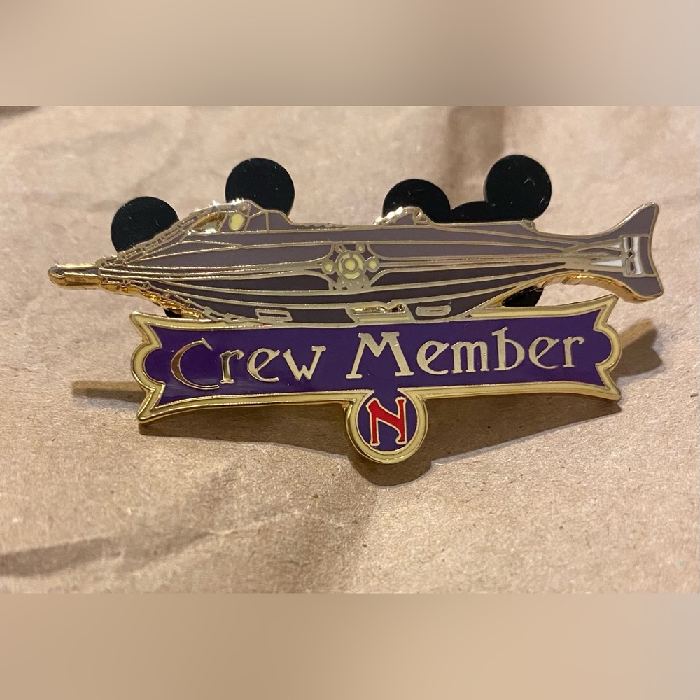 20,000 Leagues Nautilus Crew Pin Disney Auctions Exclusive LE 1000